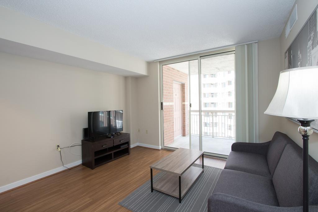 Pentagon City Luxury Apartment Arlington Exterior photo
